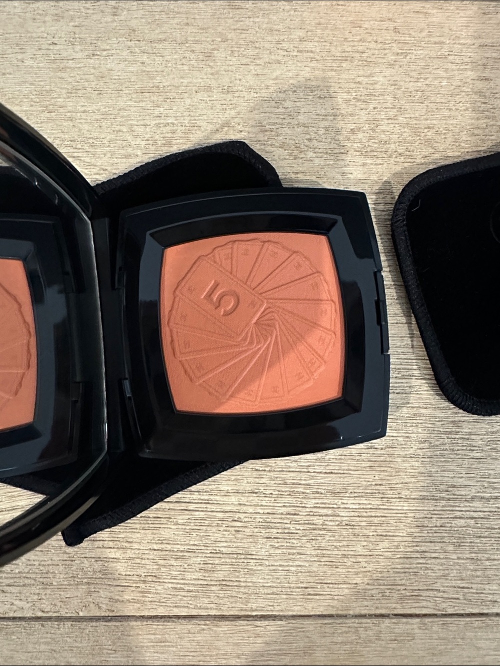 CHANEL LIMITED EDITION Matte Powder Blush in Blood Orange - Picture 2 of 3